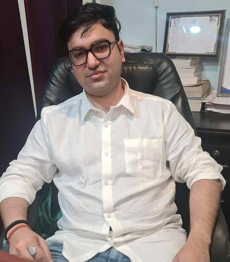 Dr. Vivek Pratap Singh